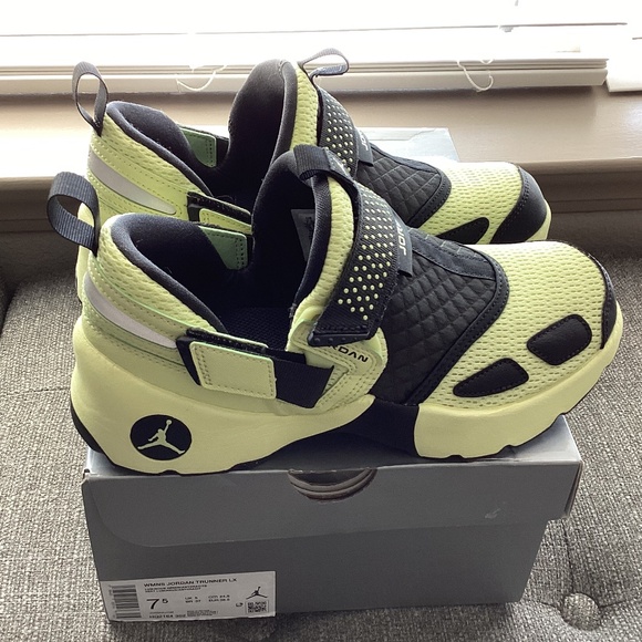 Jordan Shoes - Jordan Trunner LX Sneaker (Women) 7.5M